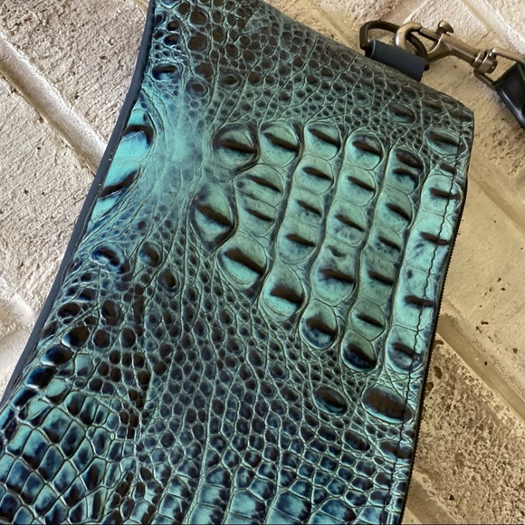 Cowhide Wristlet Clutch Leather Cowhide Zipper Embossed Leather Crossbody bag - Picture 7 of 11